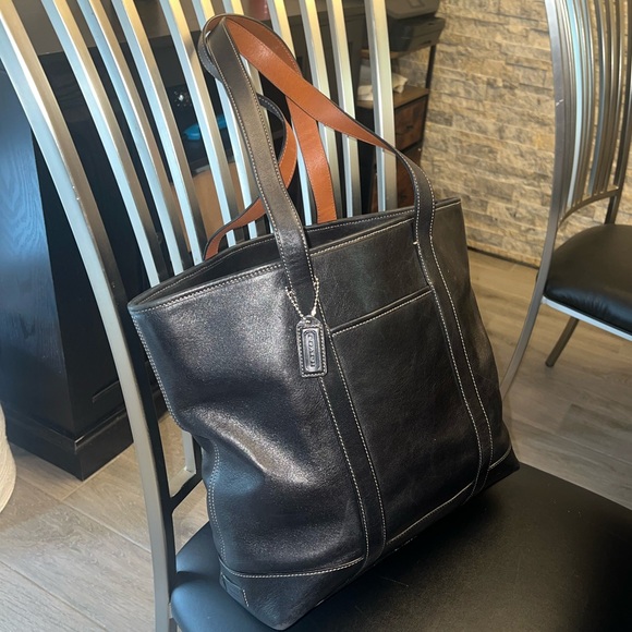 Coach Handbags - Coach 5188 Black Leather Hamptons Open Top Tote Bag Carryall Vintage 💖